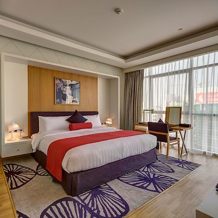 Royal Continental Hotel Dubai Exterior photo